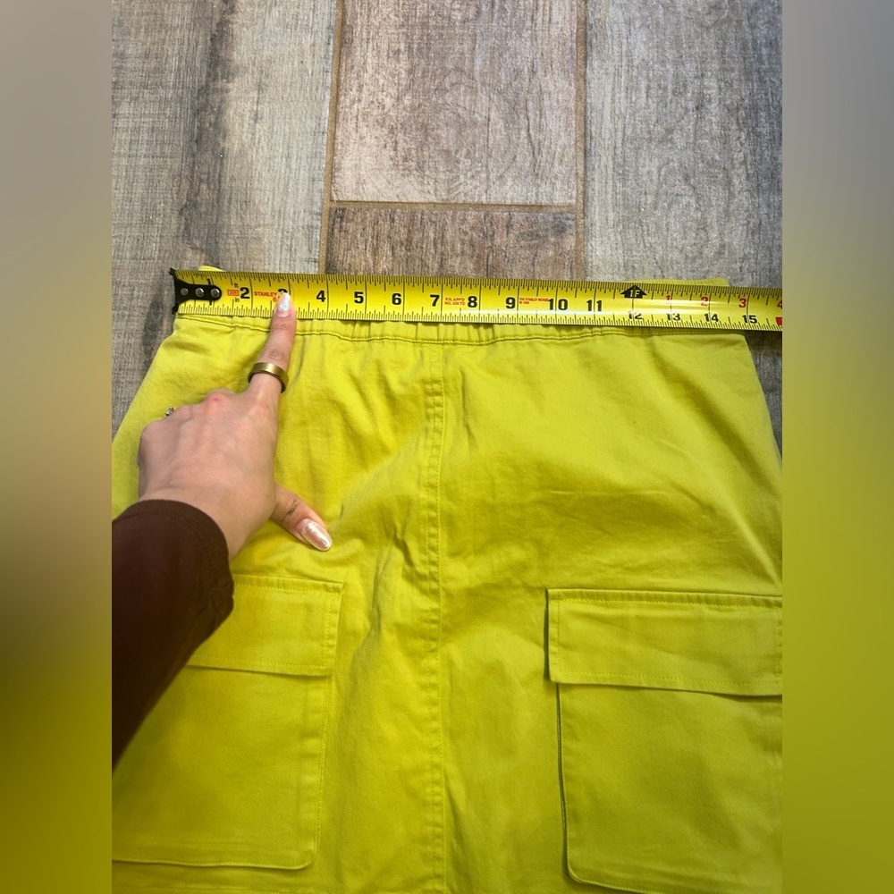 THE Drop Women's Chartruese Utility Mini Skirt Yellow Green Size Medium - Picture 6 of 7